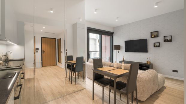 Nowy klimatyzowany apt. 2 pok Towarowa Towers - Photo 1