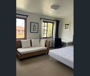 $580/week, Newly renovated 1 bedroom unit in Robertson 4109 - Photo 5