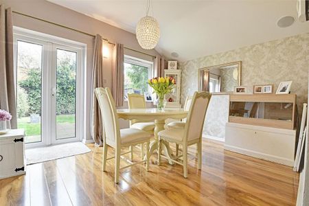 3 bedroom end of terrace house to rent - Photo 2