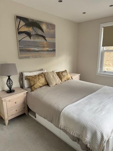 2 Bed Flat, Stronsa Road, W12 - Photo 5