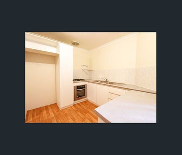 Convenient Bentley Villa - Photo 6