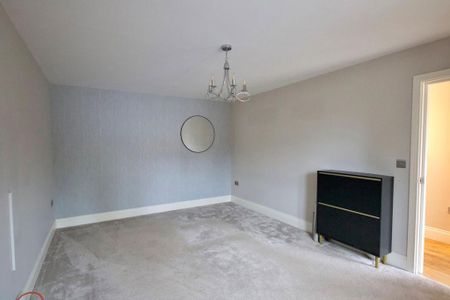 4 bedroom semi-detached house to rent - Photo 2