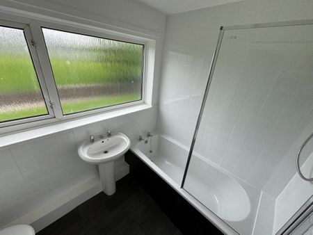 3 bedroom terraced house to rent - Photo 5
