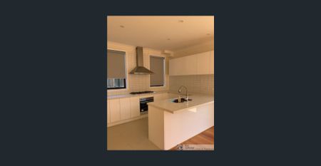 TOWNHOUSE IN GREAT LOCATION - Photo 2