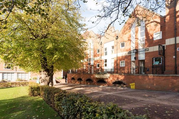 High Street, Guildford - 1 bedroomProperty for lettings - Seymours - Photo 1