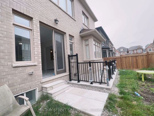 Detached Home For Lease | N9246341 - Photo 1