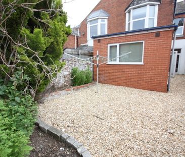 5 bed terraced house to rent in Alphington Road, Exeter, EX2 - Photo 2