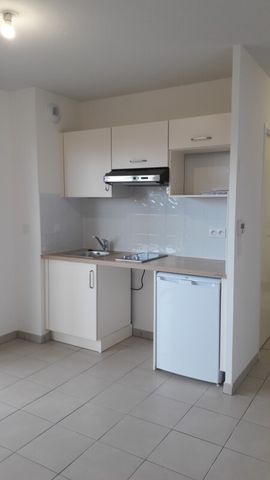 Location Appartement 2 pièces 45m² ST JEAN DE LUZ 64500 - Photo 3