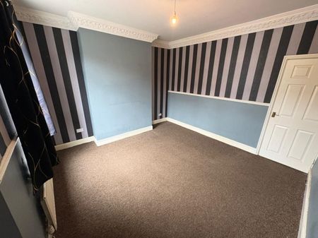 2 bed Terraced - To Let - Photo 2