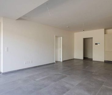 Appartement te huur in Kruibeke voor € 810 met 1 slaapkamer - Photo 2