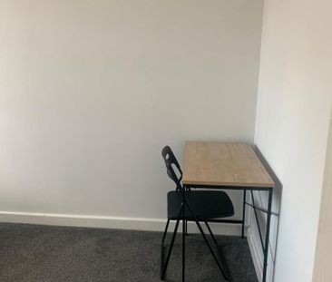 1 bedroom house of multiple occupation to rent - Photo 5