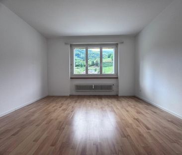 Preiswerte 3.5-Zimmer-Wohnung mit neuer Küche und Balkon in Waldenburg - Photo 1