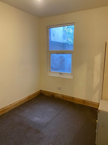 Room in a Shared House, Oliver Street, CV6 - Photo 5