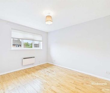 Lipscombe Close, Newbury, Berkshire, RG14 - Photo 2
