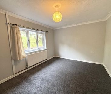 2 bedroom bungalow to rent - Photo 2