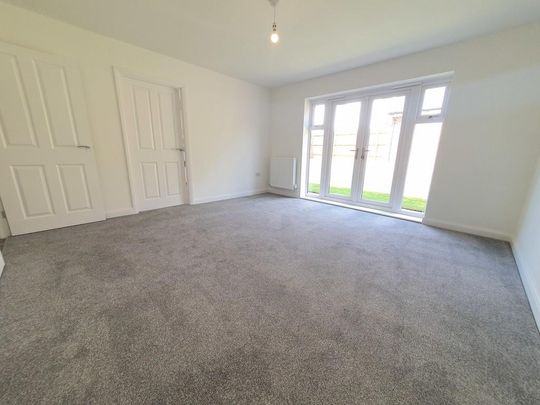 3 bedroom detached bungalow to rent - Photo 1