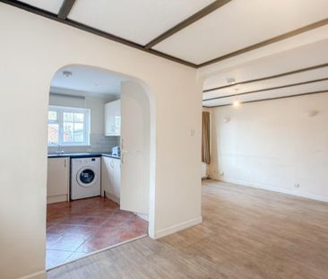 2 bedroom semi-detached house to rent - Photo 3