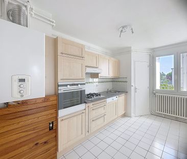 Location Appartement 4 pièces 72m² COUTANCES 50200 - Photo 3