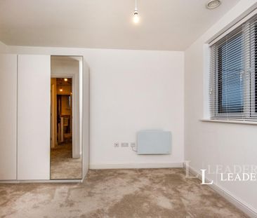 4 bedroom detached house to rent - Photo 3