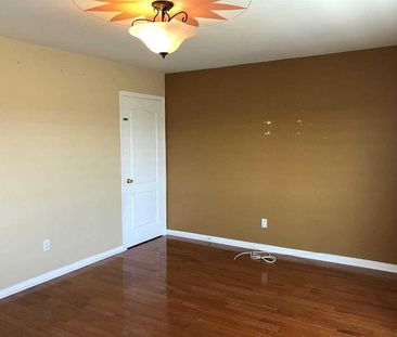 For Lease - 139 Raponi Circle, Toronto, Ontario - Photo 6