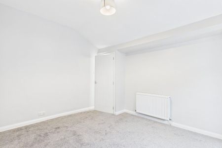 3 bedroom end of terrace house to rent - Photo 5