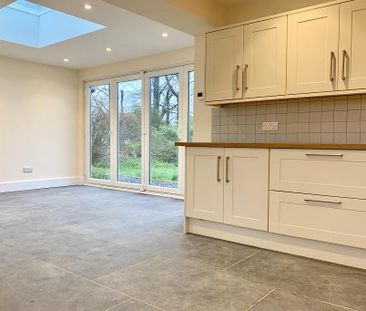 4 bedroom detached house to rent - Photo 4