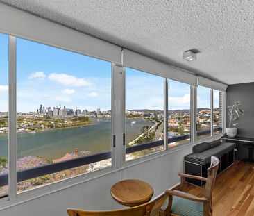 FULLY FURNISHED APARTMENT IN IDEAL HAMILTON LOCATION - Photo 1