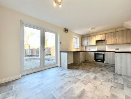 3 bedroom terraced house to rent - Photo 4