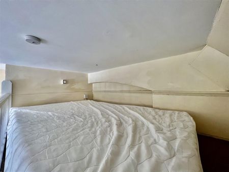 studio property to let - Photo 2