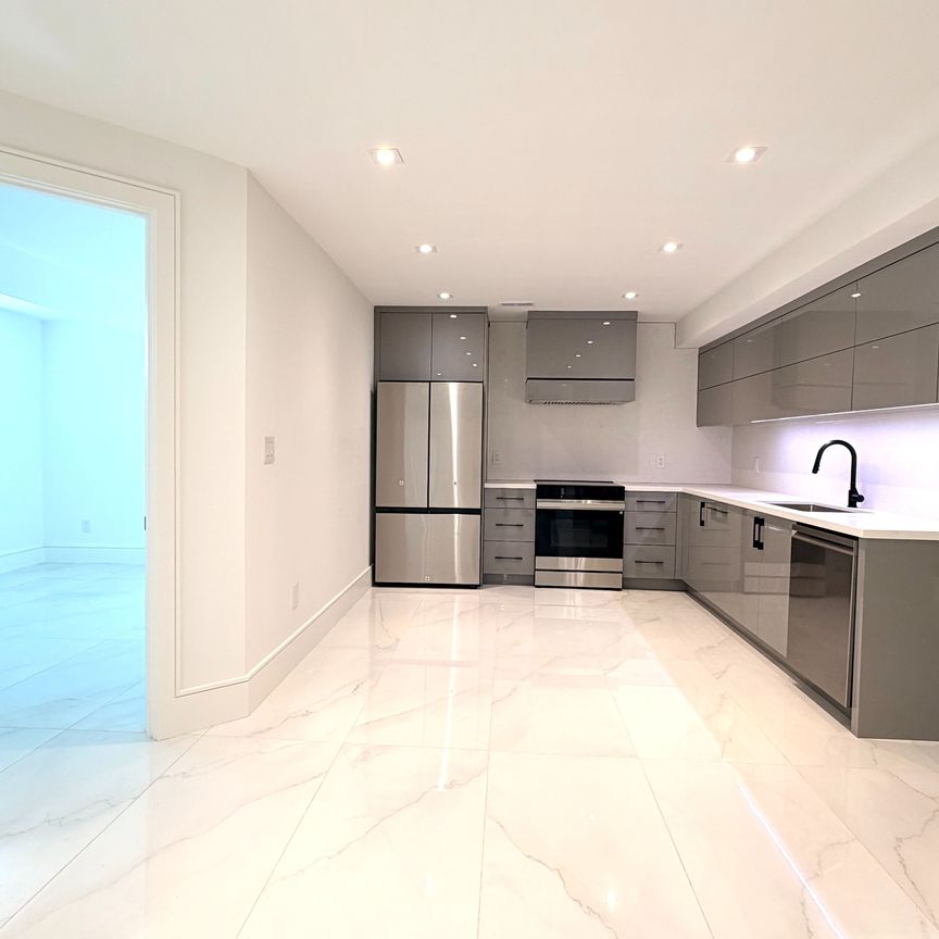 For Lease - 155 Lake Promenade, Toronto, Ontario - Photo 1