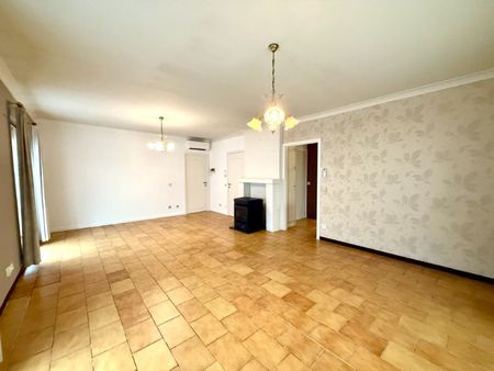 Verzorgde, energetisch gerenoveerde woning in rustige en centrale verkaveling - Photo 2