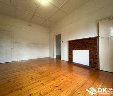 Spacious Home in North Sunshine - Photo 2