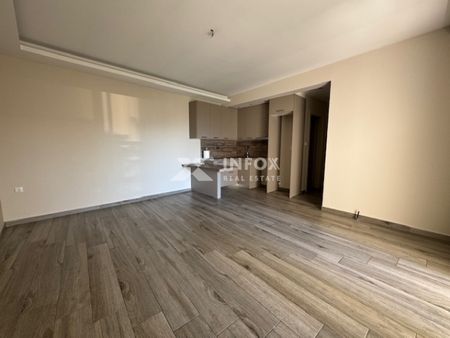 Καβάλα, Τίμιος Σταυρός. Ενοικιάζεται Διαμέρισμα στο Ισόγειο Πολυκατοικίας με Θέρμανση Κλιματιστικό - Photo 2