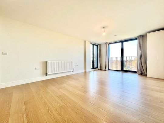 1 Bed Flat, Charter House, IG1 - Photo 1