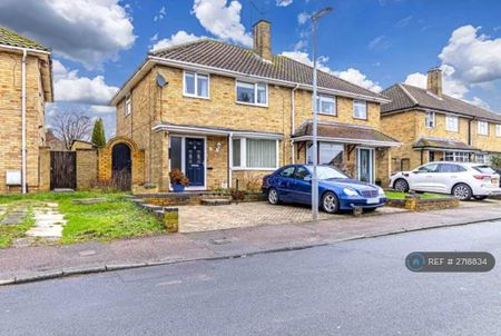 3 bedroom semi-detached house to rent - Photo 4