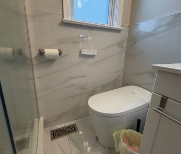 For Lease - 379 Alper Street, Richmond Hill, Ontario - Photo 3