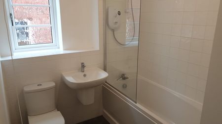 The Dickens / The Dickens II - Photo 5