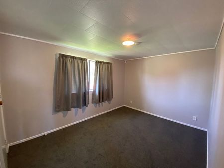 Spacious 3BR Family Haven in Mt. Wellington - Photo 5