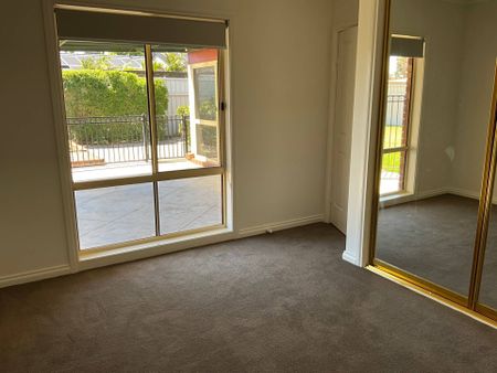 61 Kialla Lakes Drive, Kialla - Photo 5