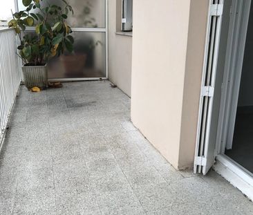 Location Appartement 3 pièces 54m² CANNES 06400 - Photo 4