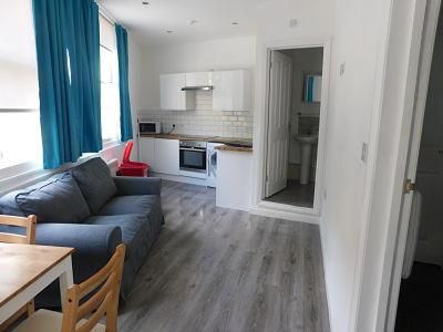 1 bedroom flat to rent - Photo 1