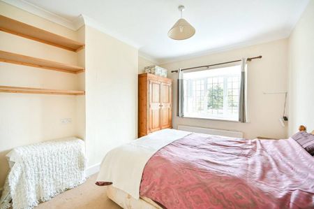 4 bedroom semi-detached house to rent - Photo 5