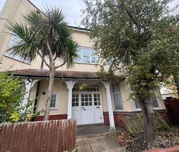 Downs Park West, Bristol - Photo 4