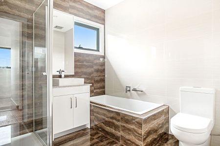 Charming Townhouse In Excellent Location - Photo 3