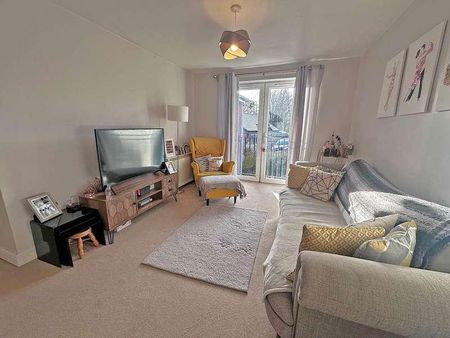 Sheard Court, Shaw, OL2 - Photo 2