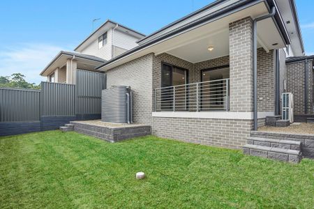 Luxurious 4-Bedroom Home with Stunning Escarpment Views - Photo 5