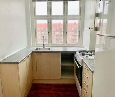 Rummelig 2 værelses lejlighed i vestbyen - Foto 4