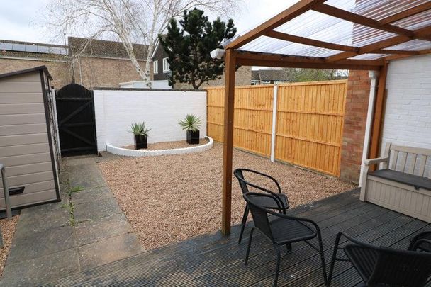 1 bedroom in a house share to rent - Photo 1