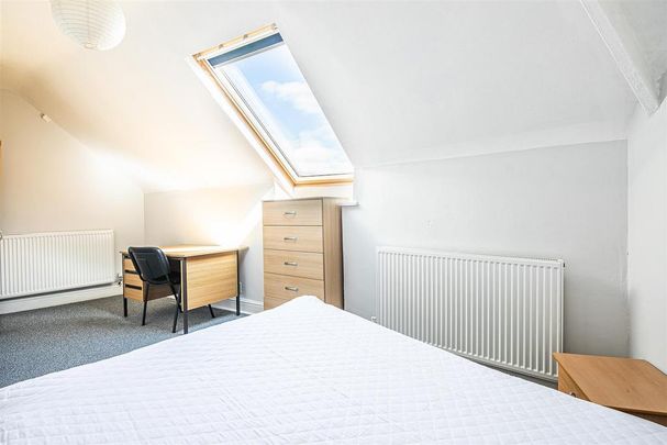 6 bedroom house to rent - Photo 1