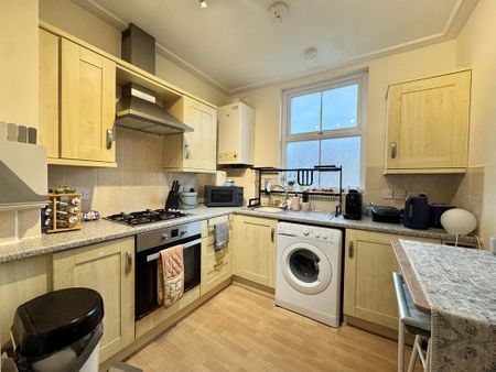 2 bedroom maisonette to rent - Photo 4